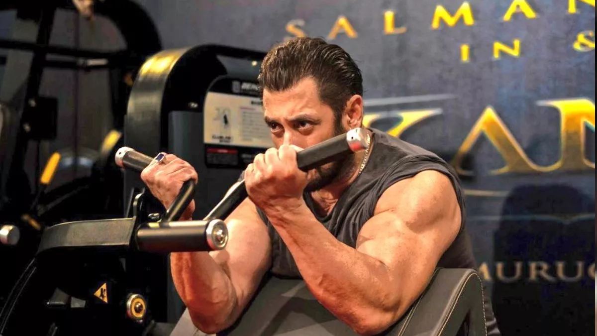 Sikandar Advance Booking Collection: साउथ सिनेमा के फेमस निर्देशक ए आर मुरूगादास के साथ सलमान खान (Salman Khan) फिल्म सिकंदर लेकर आ रहे हैं। 